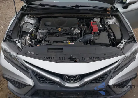 2021 Toyota Camry Se z USA, uszkodzony, nr VIN 4T1G11AK6MU467841